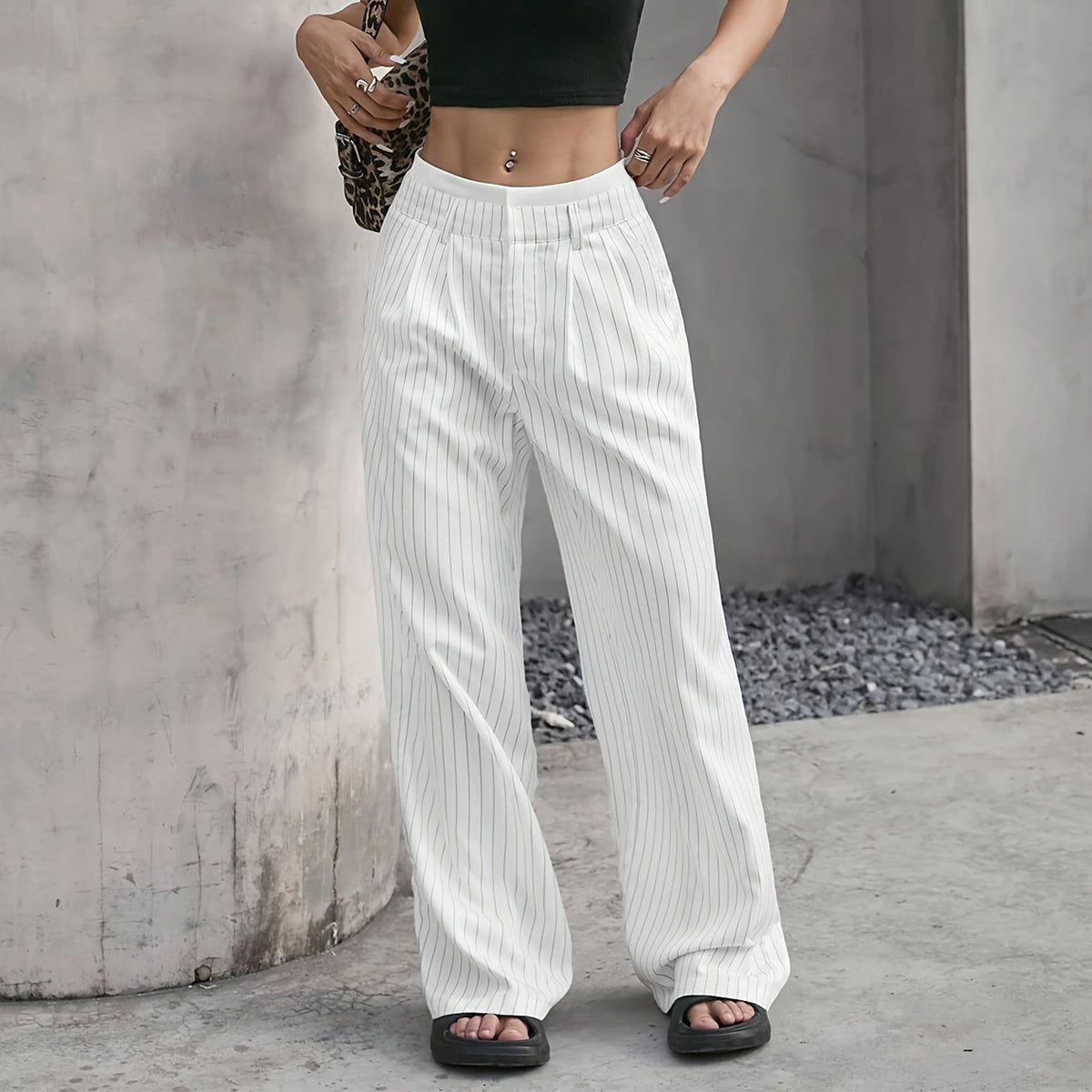 Striped high-waist straight trousers with pockets