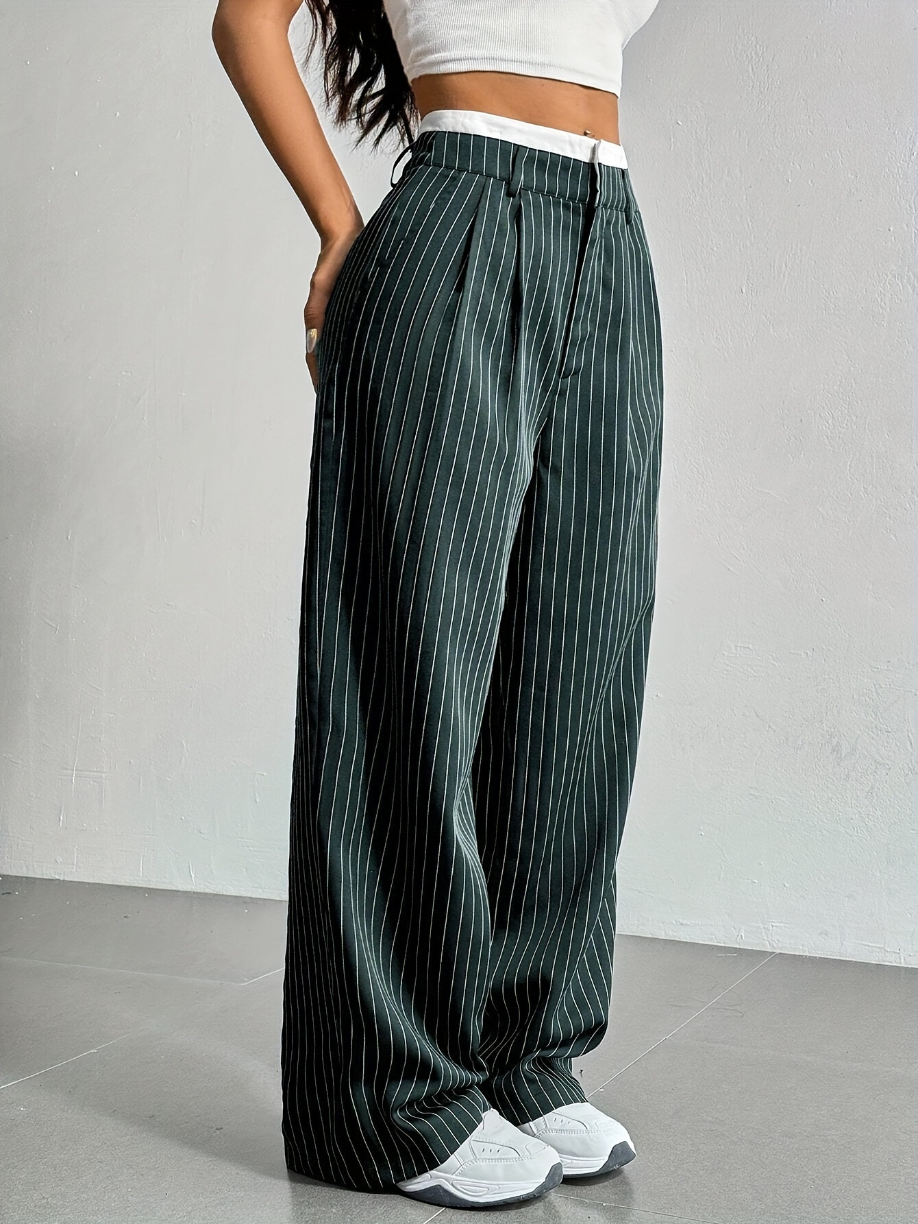Striped high-waist straight trousers with pockets