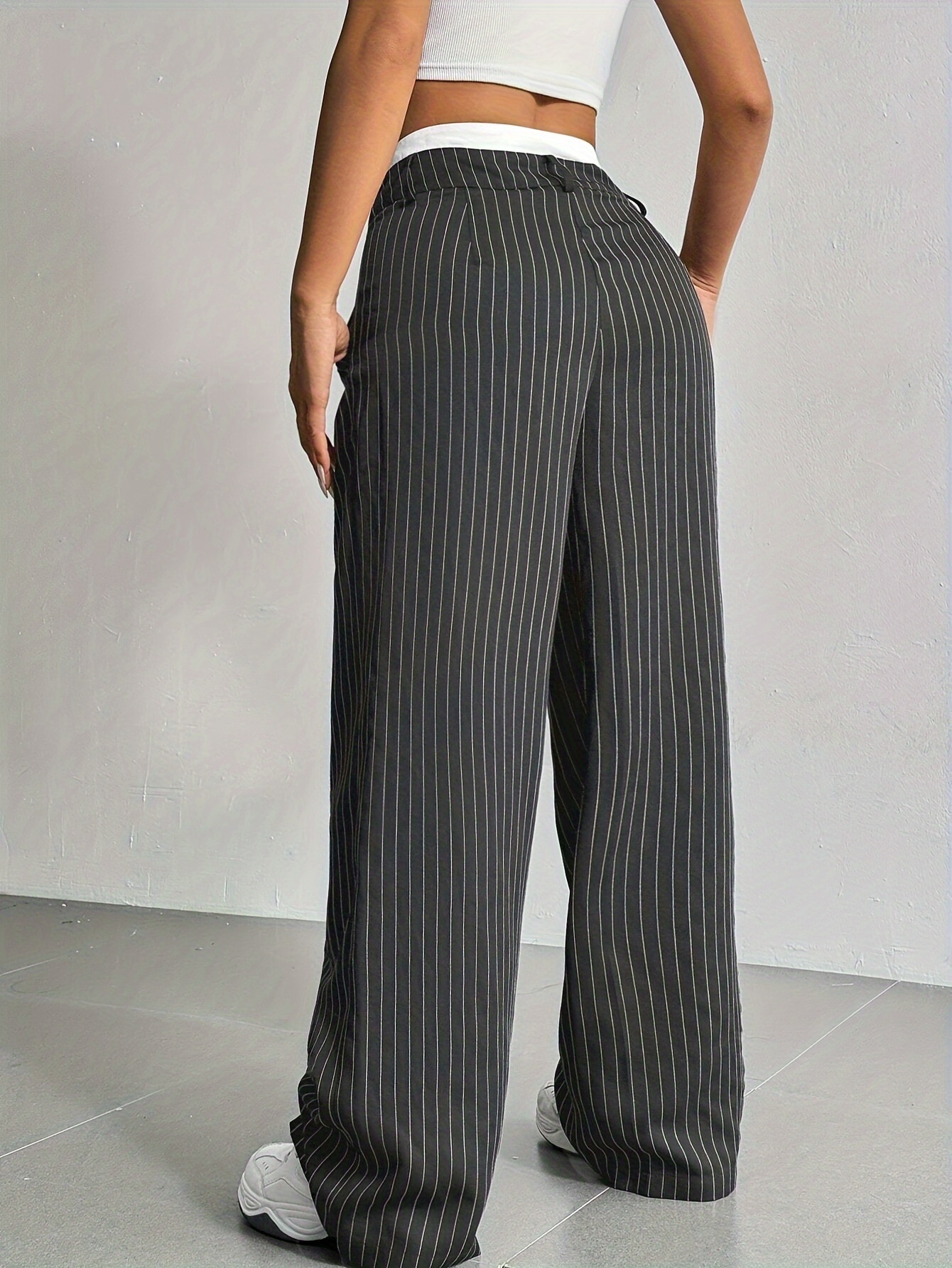Striped high-waist straight trousers with pockets