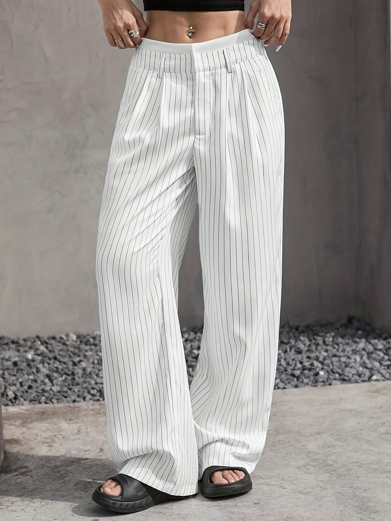 Striped high-waist straight trousers with pockets