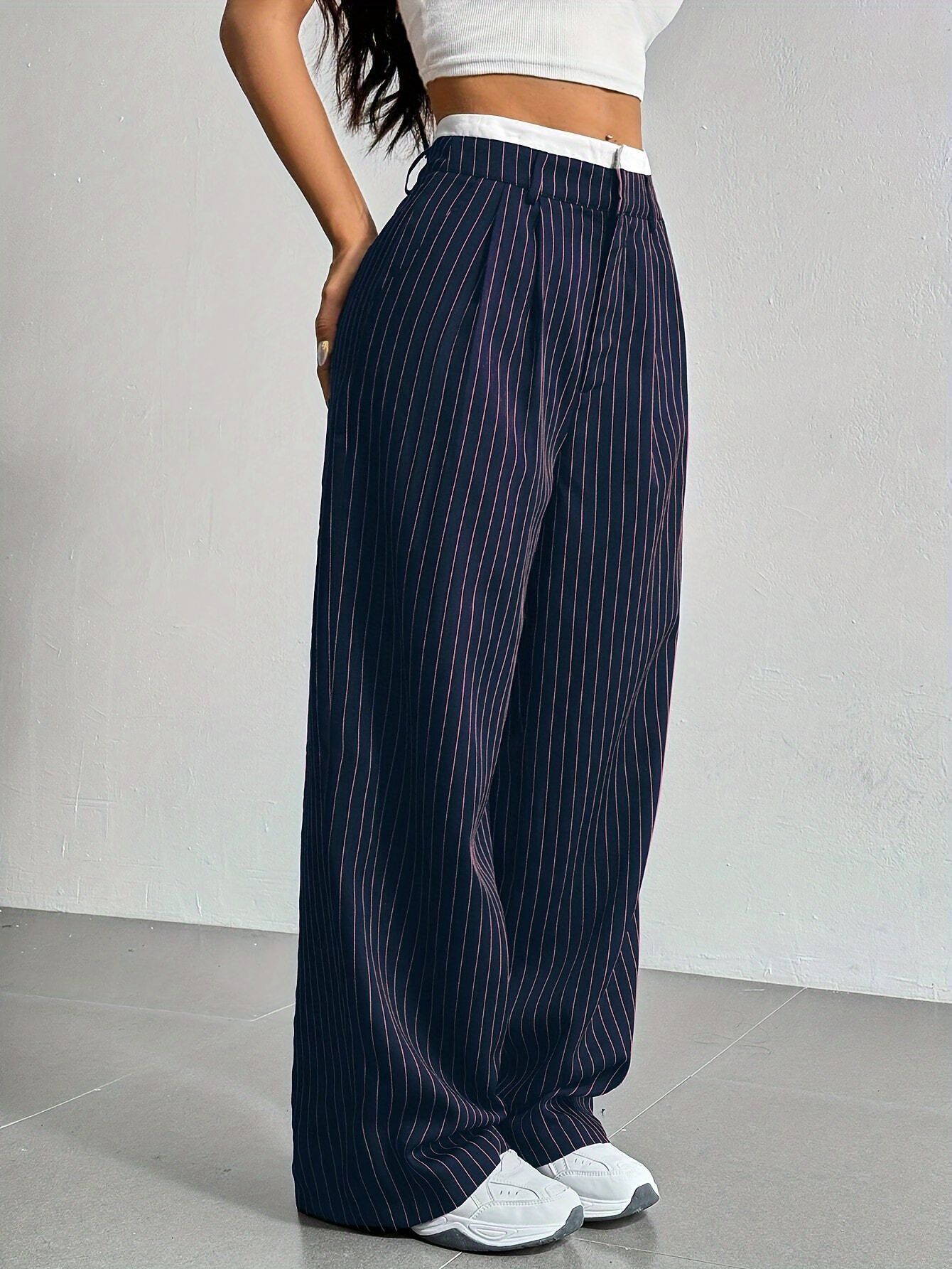 Striped high-waist straight trousers with pockets