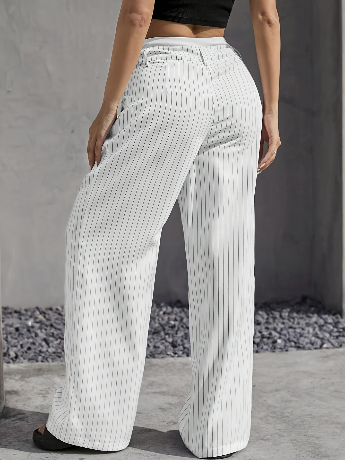 Striped high-waist straight trousers with pockets