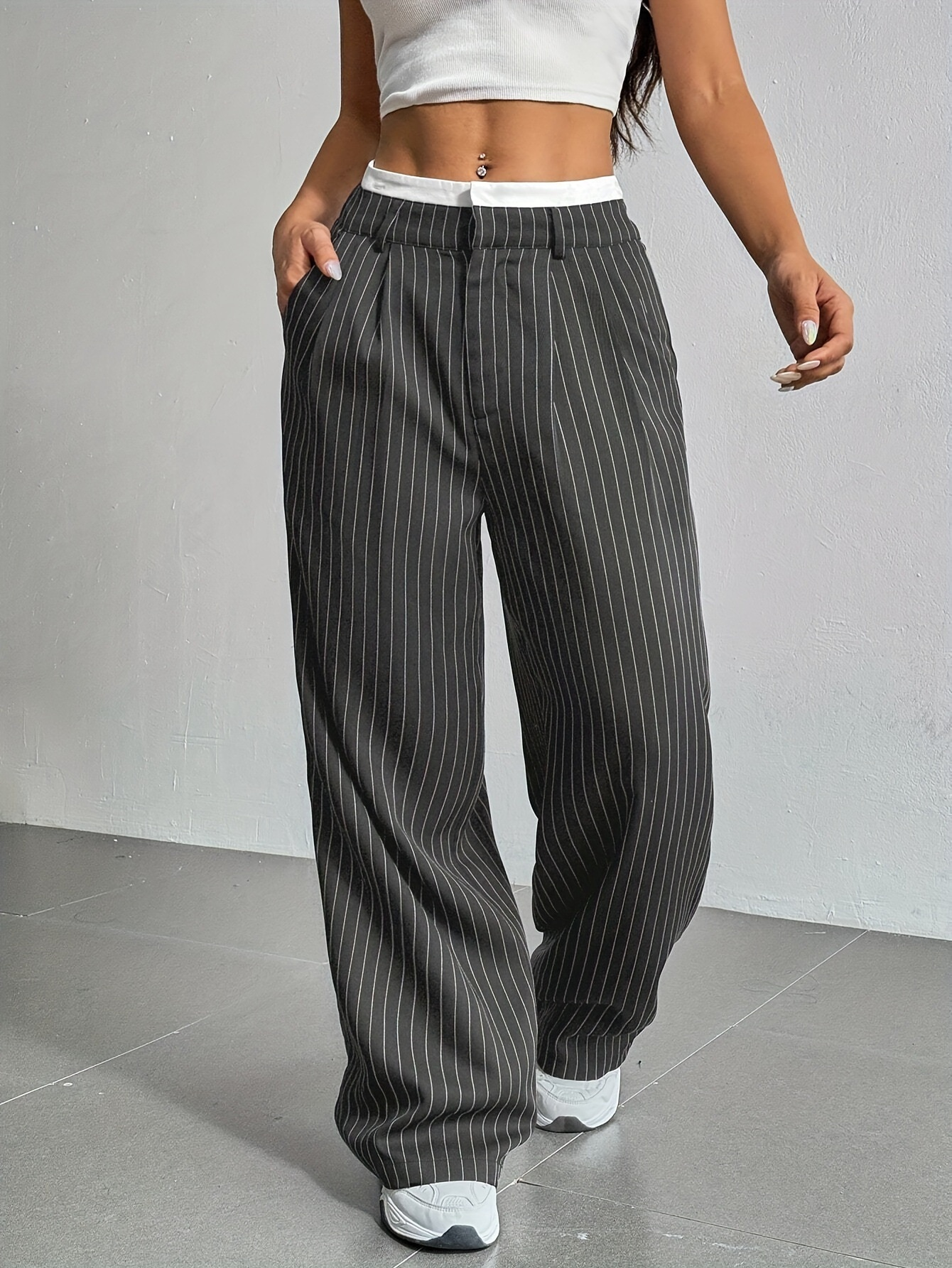 Striped high-waist straight trousers with pockets