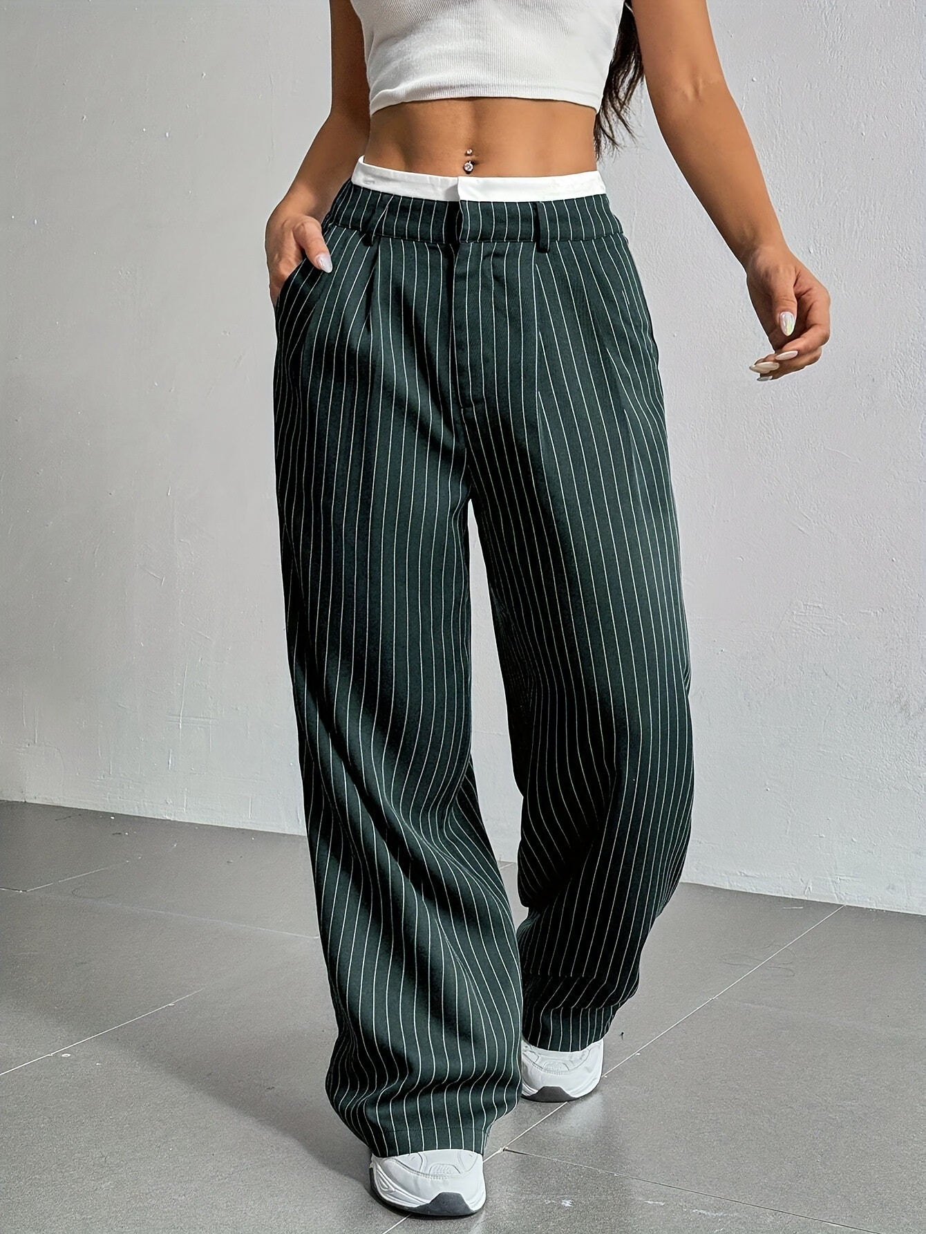 Striped high-waist straight trousers with pockets