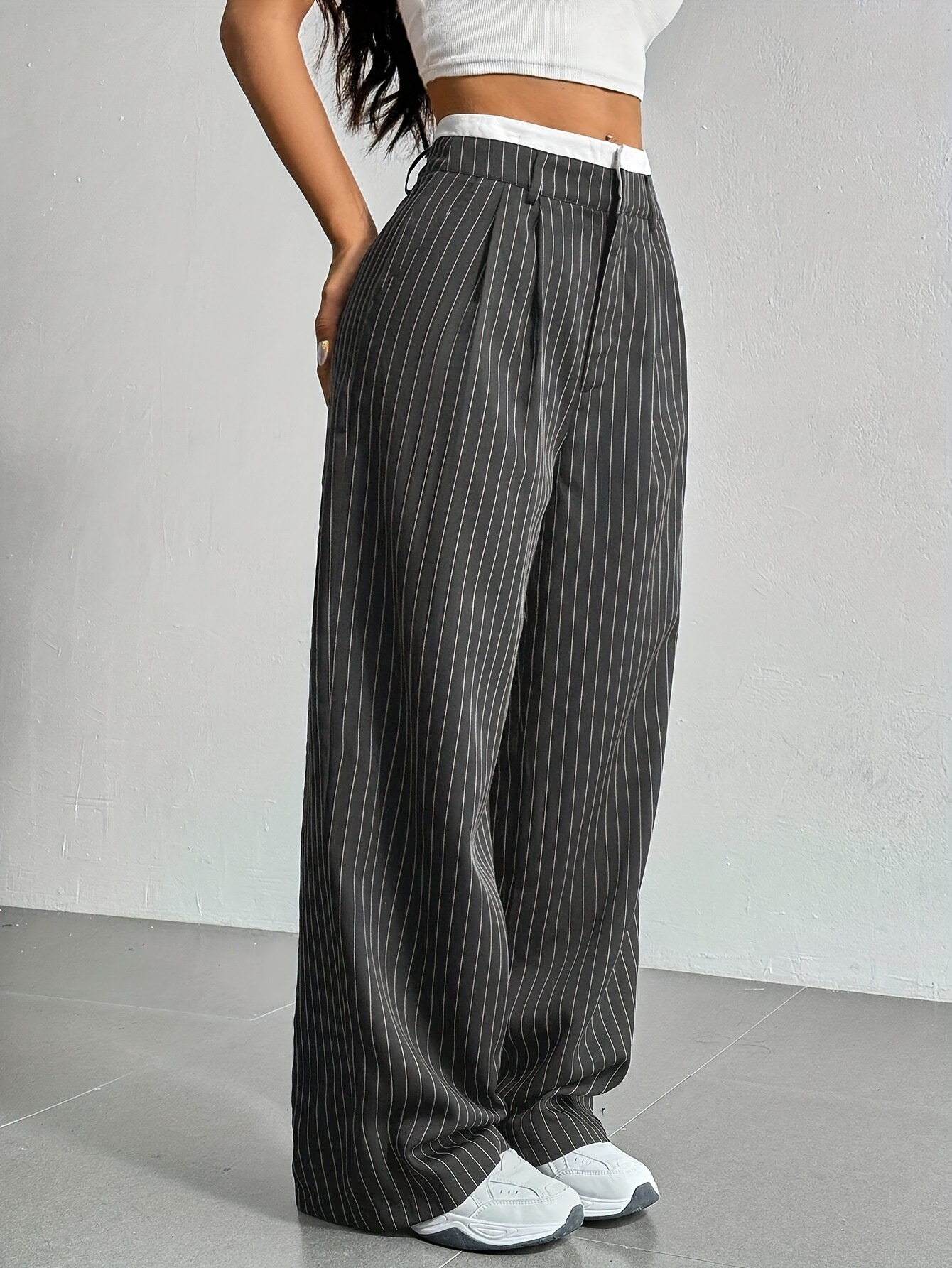Striped high-waist straight trousers with pockets