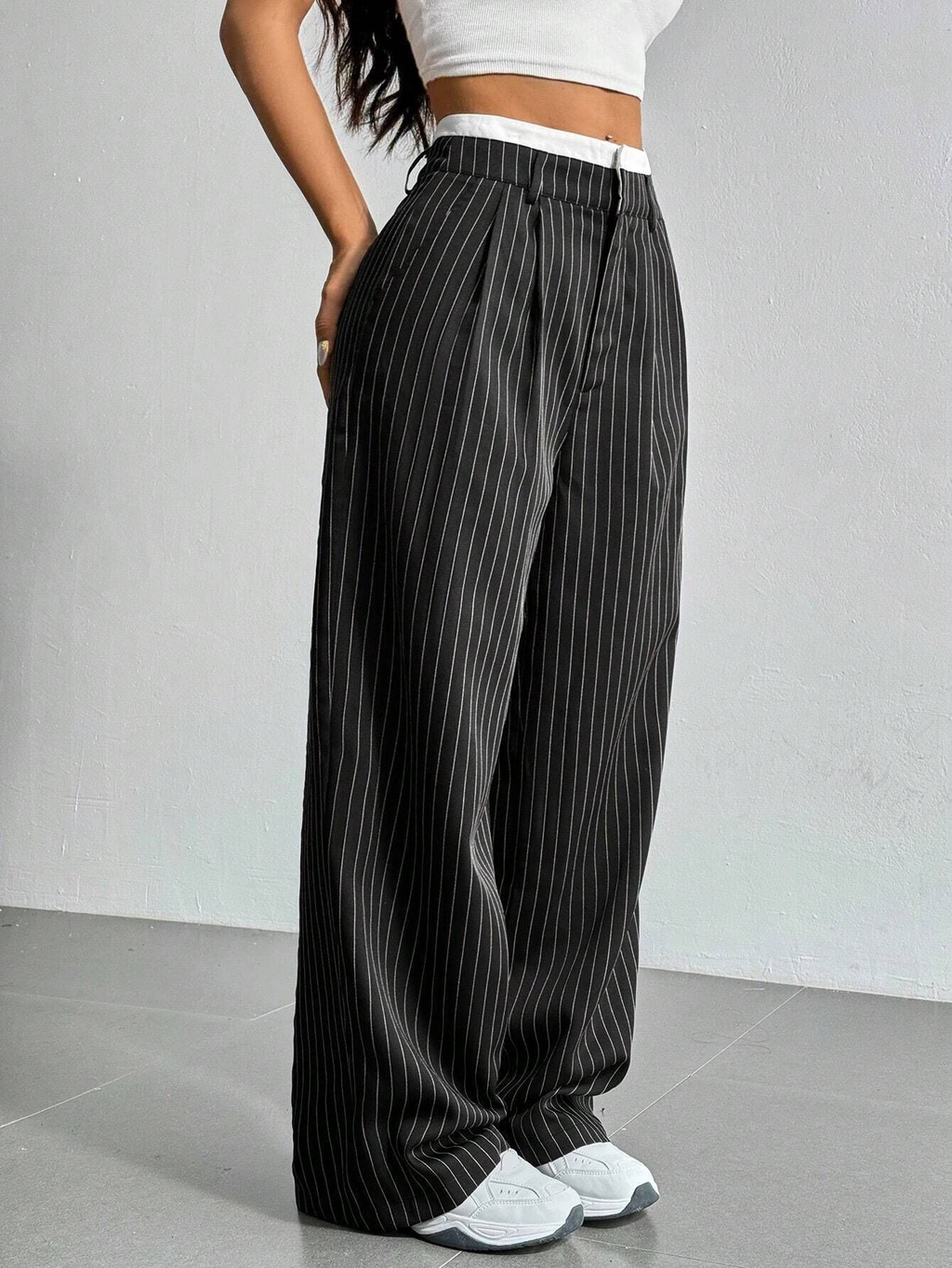Striped high-waist straight trousers with pockets