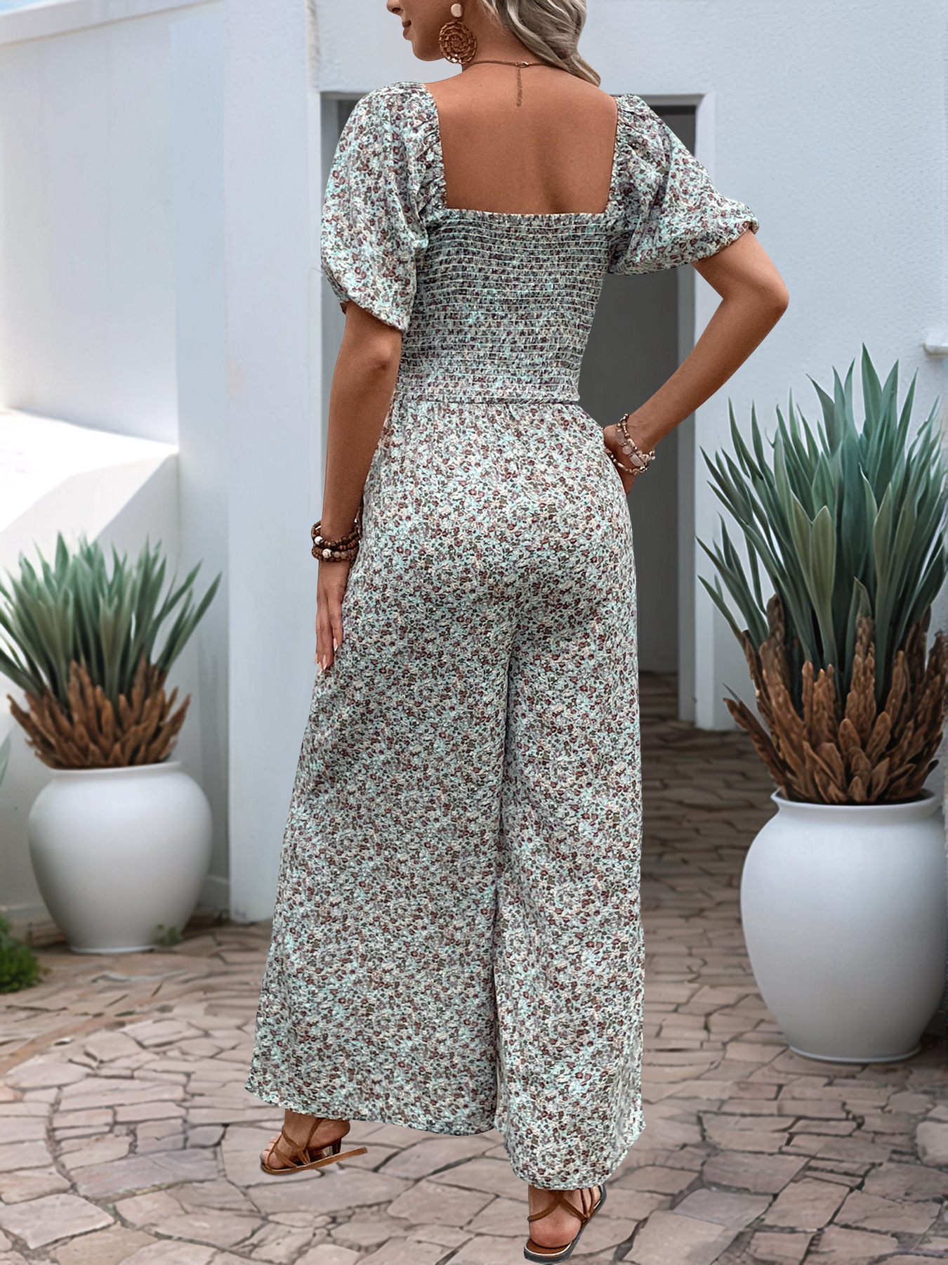 Square-neck puff-sleeve floral jumpsuit